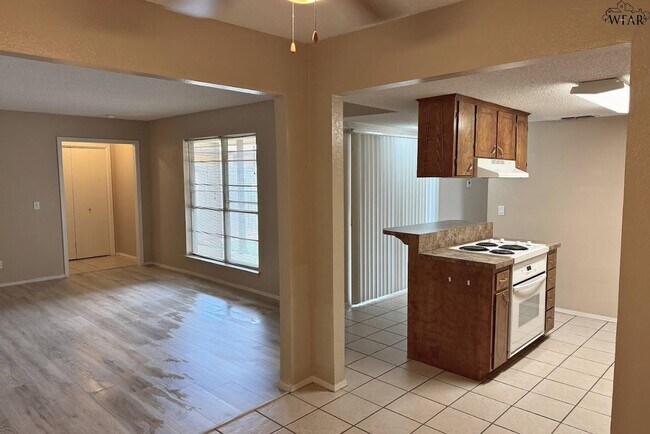 Building Photo - 1901 Wenonah Ave