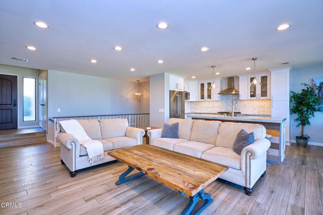Building Photo - 886 Winding Way Dr
