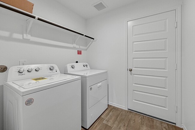 Building Photo - 31230 Yatesbury Ln