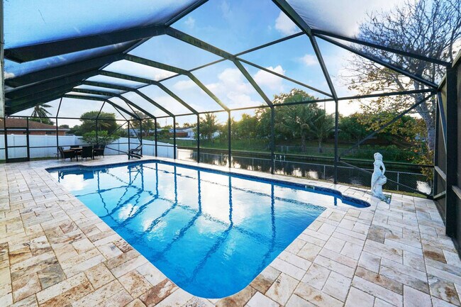 Building Photo - 651 NW 42nd Ave