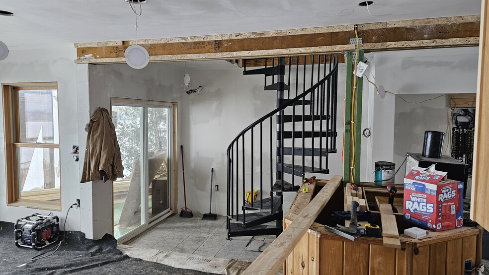 Building Photo - 5 Firehouse Ln