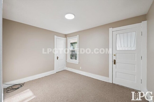 Building Photo - 1809 Pilgrim Rd