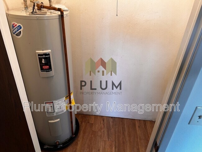 Building Photo - 1824 Phillips St