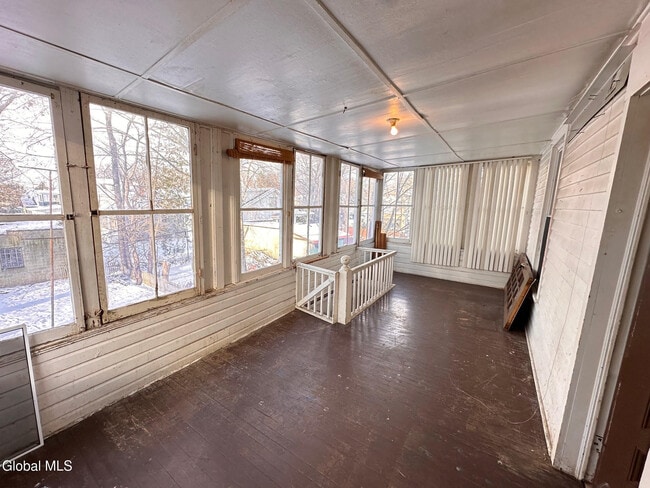 Building Photo - 283 Delaware Ave