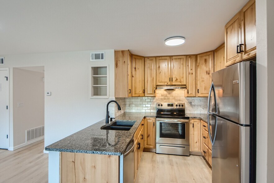 New Appliances, Granite - 697 Canyon Dr