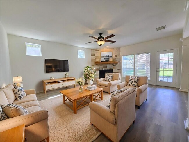 Building Photo - 6415 Taimer Ct