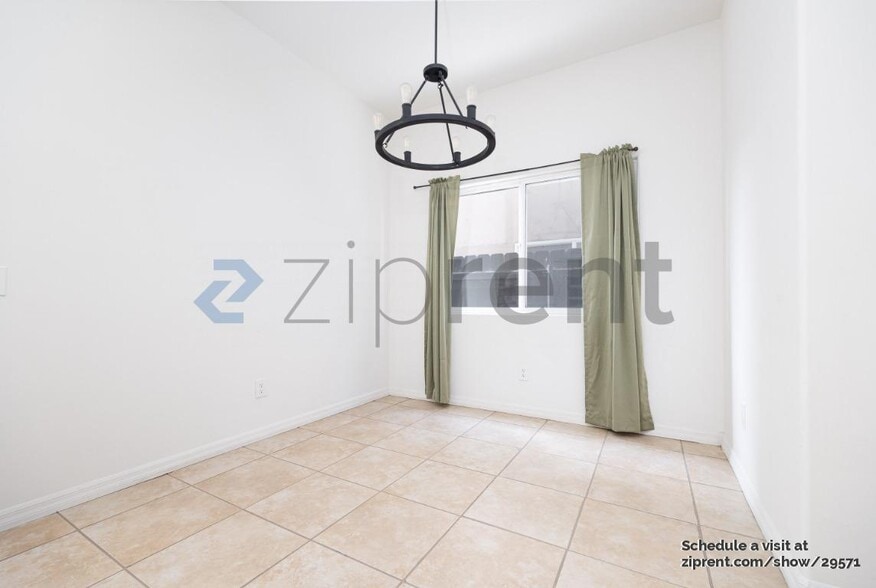 Building Photo - Unit