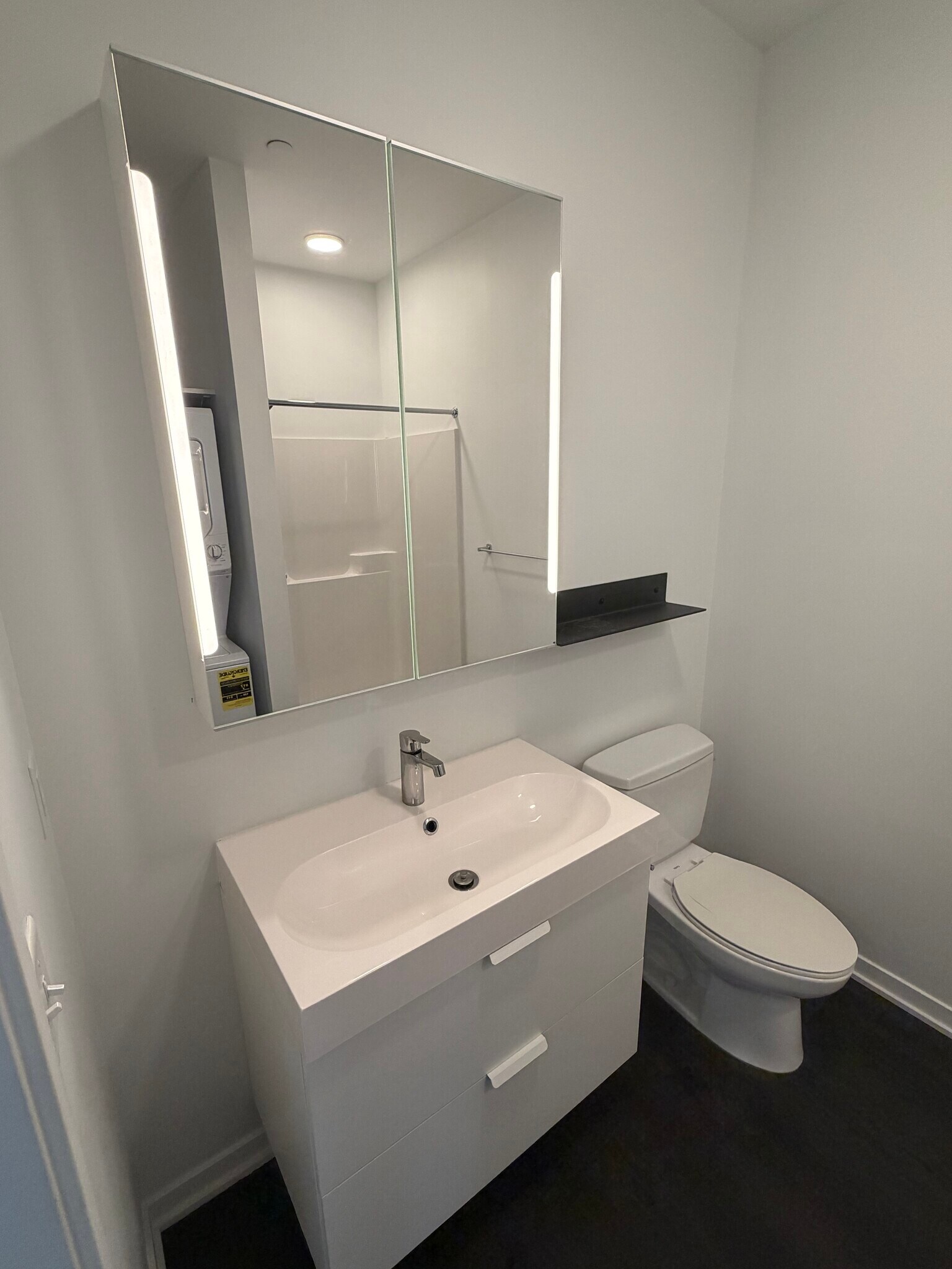 Building Photo - 329 5th St