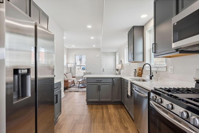 Building Photo - 283 N 18th St