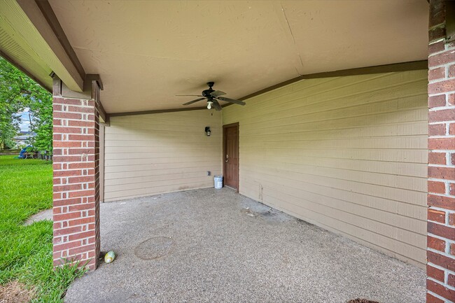 Building Photo - 1209 Dogwood Dr