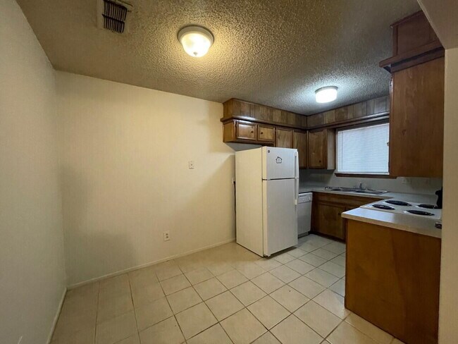 Building Photo - 7401 Avenue X