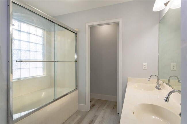 Building Photo - 2917 Bernardino Cove