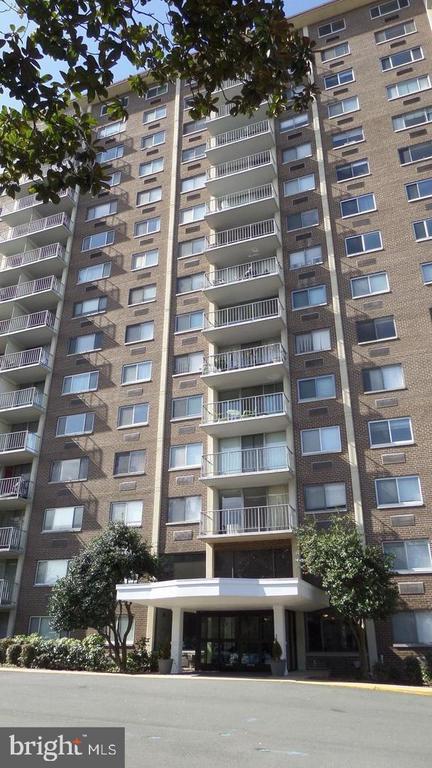 Building Photo - 2059 Huntington Ave