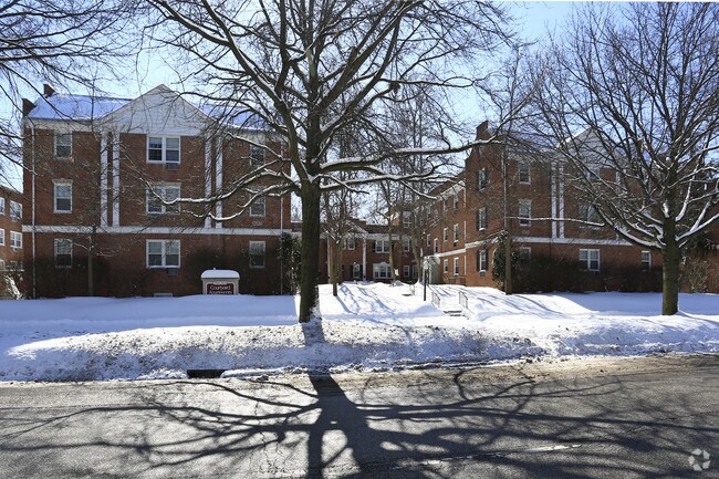 Building Photo - Courtyard Apartments