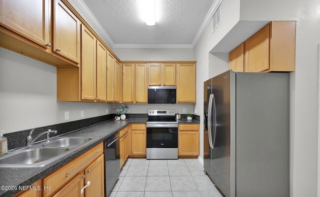 Building Photo - 7047 Deer Lodge Cir