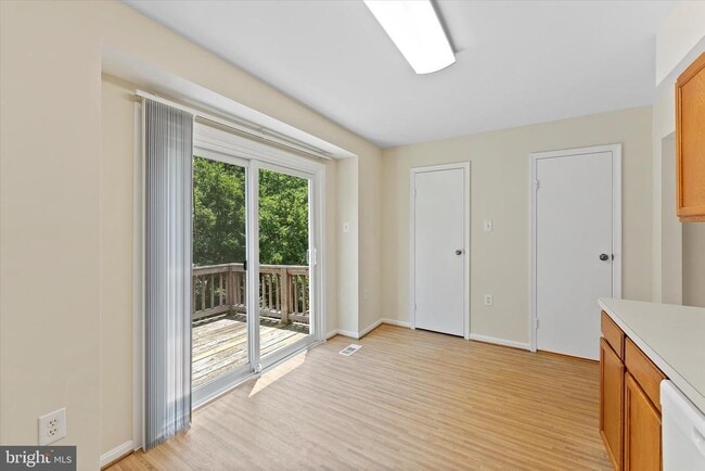 Building Photo - 7385 Emerald Dr