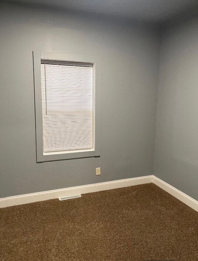 Building Photo - 4235 Vermont St