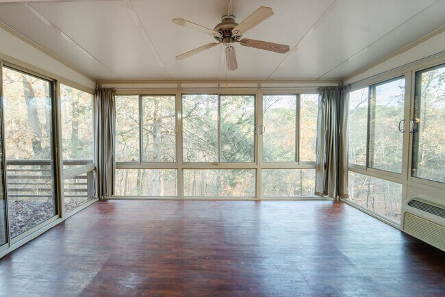 Building Photo - Beautiful 4 bedroom, 3 bathroom home on the East End of Hot Springs Village. Pets are considered ...