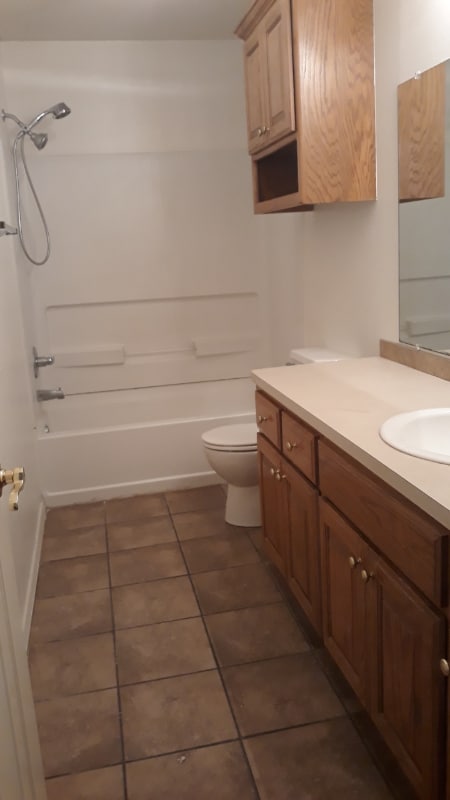 Building Photo - 1229 Lakeview Estates Dr