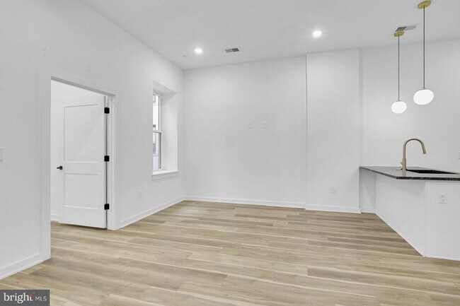 Building Photo - 1415 Locust St