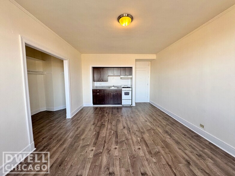 Building Photo - 2779 N Milwaukee Ave