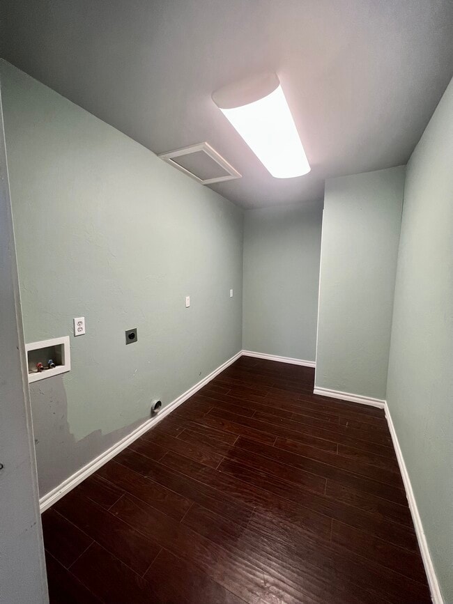 Building Photo - 317 Truman Pl