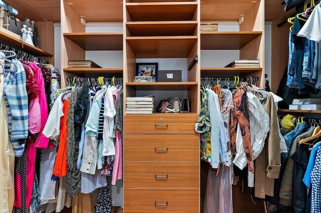 Building Photo - 236 Carina Dr