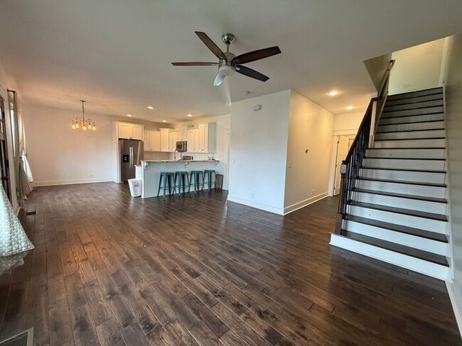 Building Photo - Beautiful Two-Story House in Woodbine - Fenced in Backyard