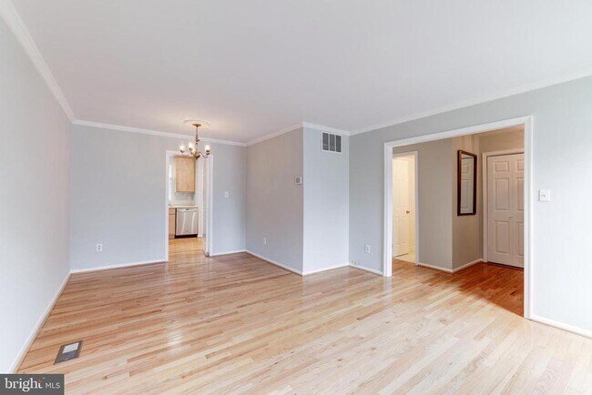 Building Photo - 9823 St Cloud Ct