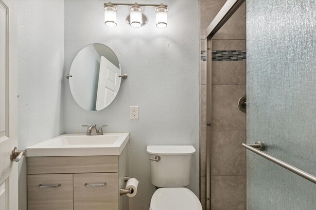 Building Photo - Charming 2-Bedroom 2 Bathroom Townhome with Finished Basement In Prime Lafayette Location!