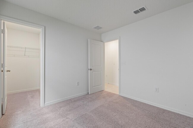 Building Photo - 3397 Rolling Plns Cir