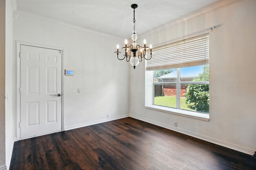 Building Photo - 6651 Canterbury Dr