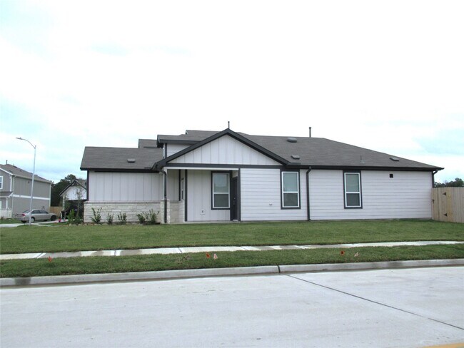 Building Photo - 23415 Pinetum Cir