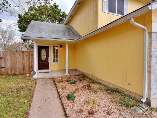 Building Photo - 716 Decker Prairie Dr