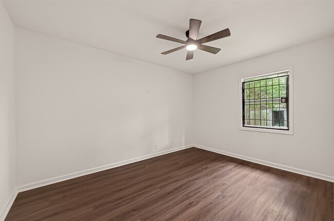 Building Photo - 5830 Southlea St