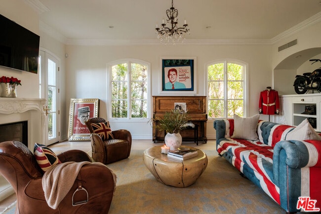 Building Photo - 18875 Pasadero Dr