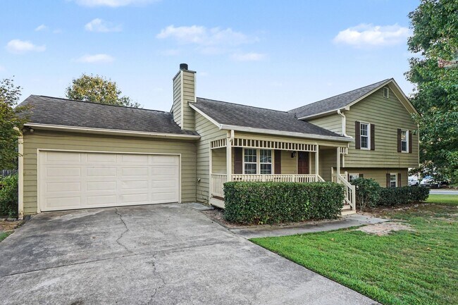 Building Photo - 3030 Green Meadow Ln