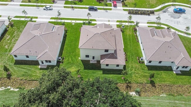 Building Photo - 2209 SE 30th St