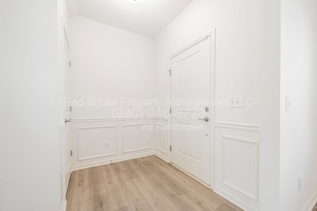 Building Photo - 4698 Selhurst Dr