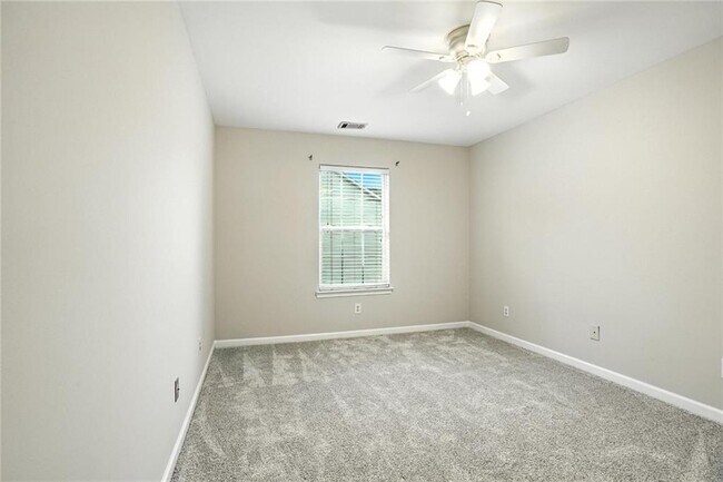 Building Photo - 2263 Leicester Way SE