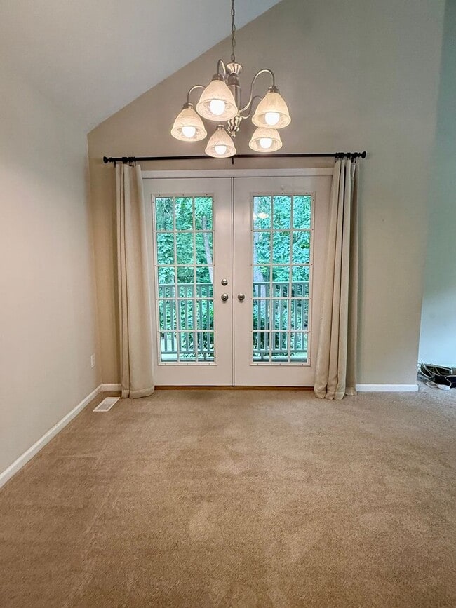 Building Photo - Three Bedroom Condo in Kalamazoo