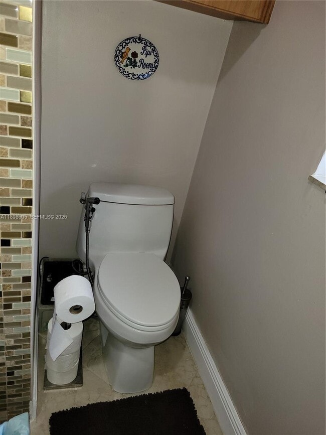 Building Photo - 6021 SW 62nd Pl