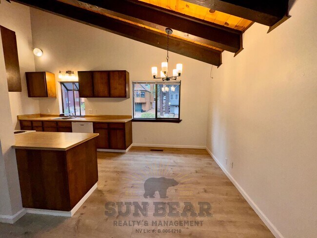Building Photo - 1033 Tomahawk Trail