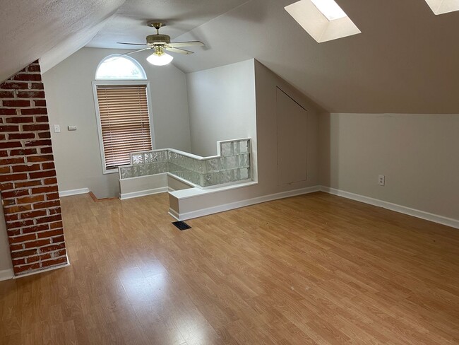 Building Photo - ***Half Off Move In Special***