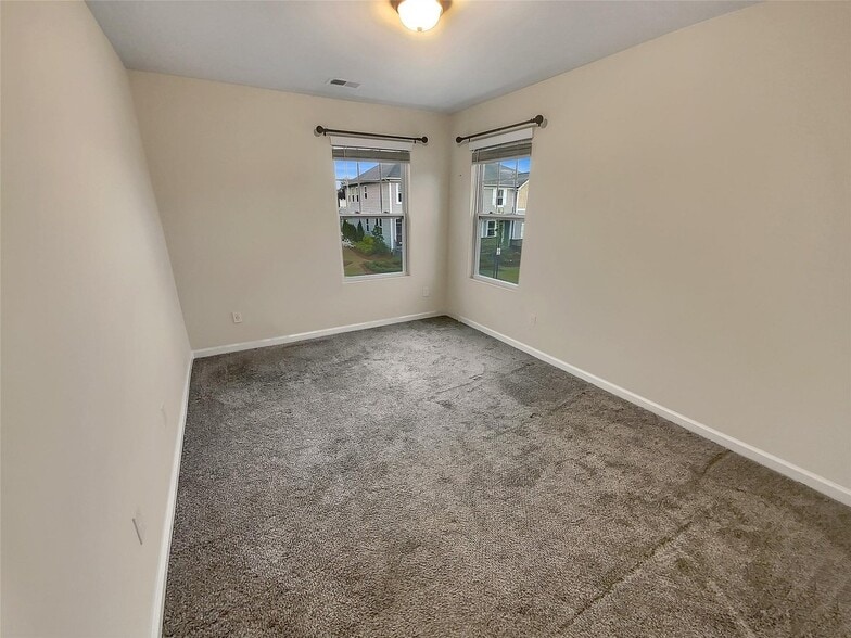 Building Photo - 11052 Chalkbark Ln