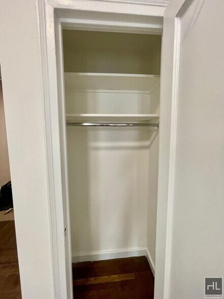 Building Photo - E 81st St