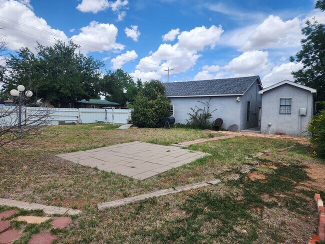 Building Photo - 1700 S Avenue B