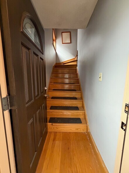 Building Photo - 33 Lafayette St