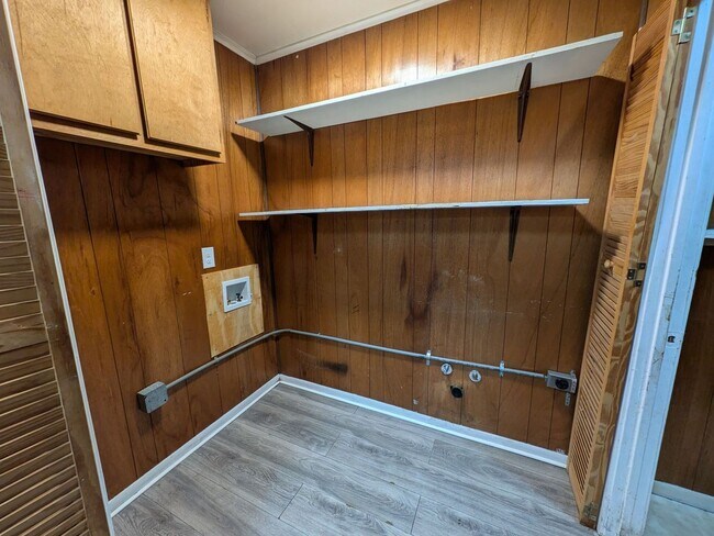 Building Photo - 6350 Arrowhead Dr