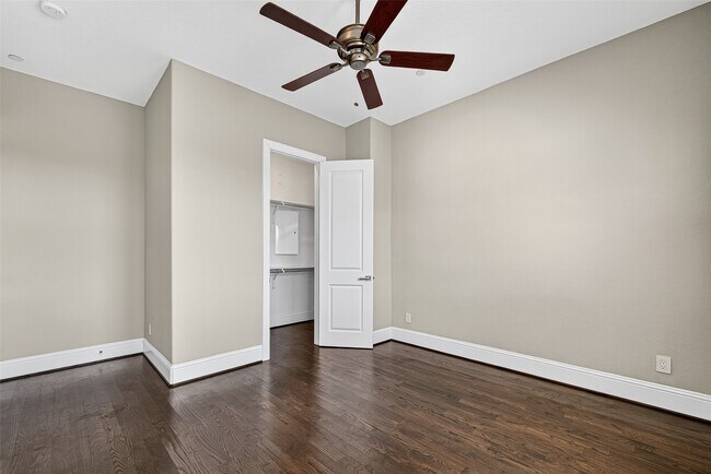 Building Photo - 2116 Mason St